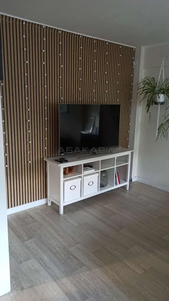 2-комнатная проспект имени Газеты Красноярский Рабочий, 119  за 35000 руб/мес фото 14