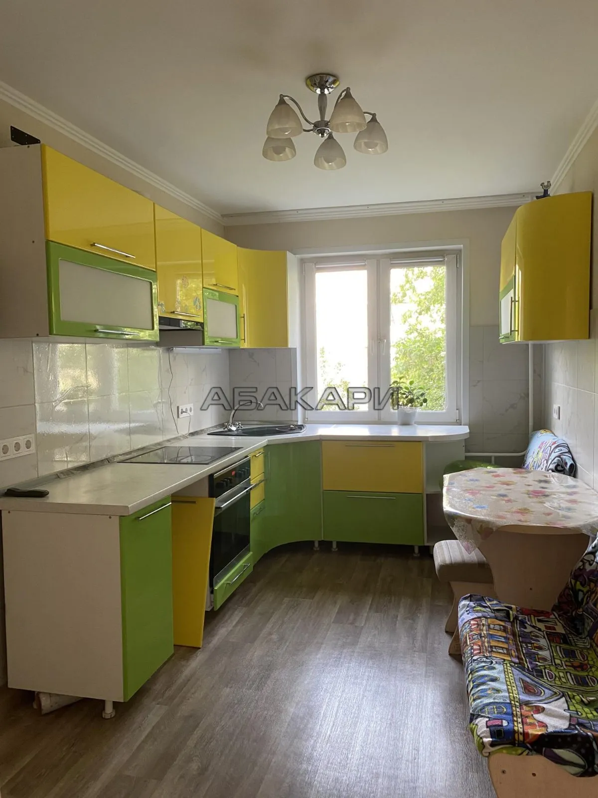 3-комнатная улица 60 лет Октября, 100  за 39000 руб/мес фото 1