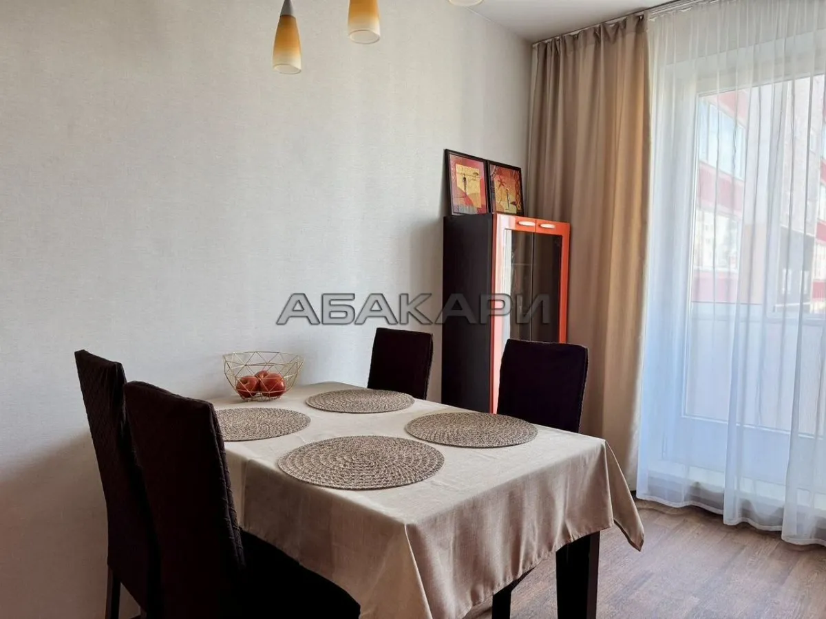 3-комнатная улица Молокова, 64  за 50000 руб/мес фото 6