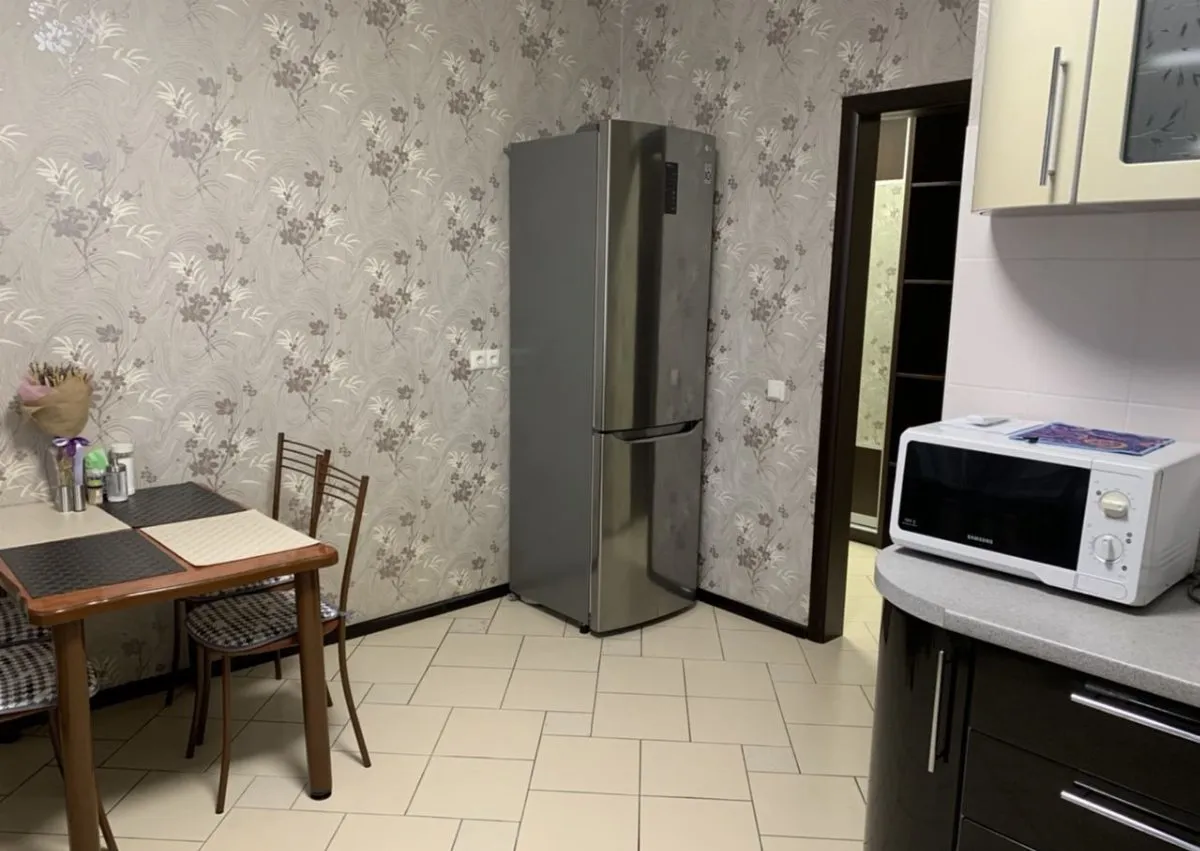 3-комнатная улица 9 Мая, 20  за 55000 руб/мес фото 2