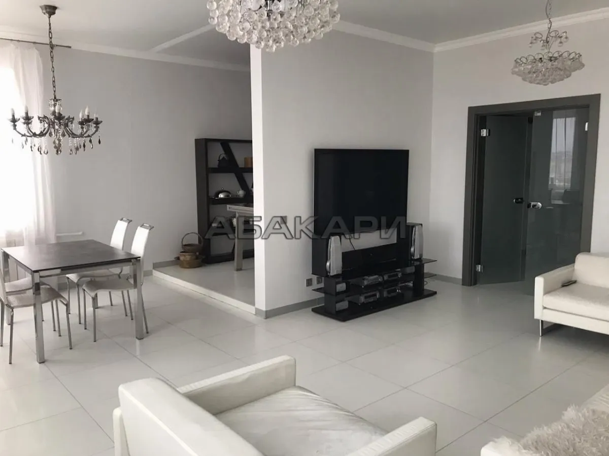 3-комнатная улица Баумана, 7  за 100000 руб/мес фото 1