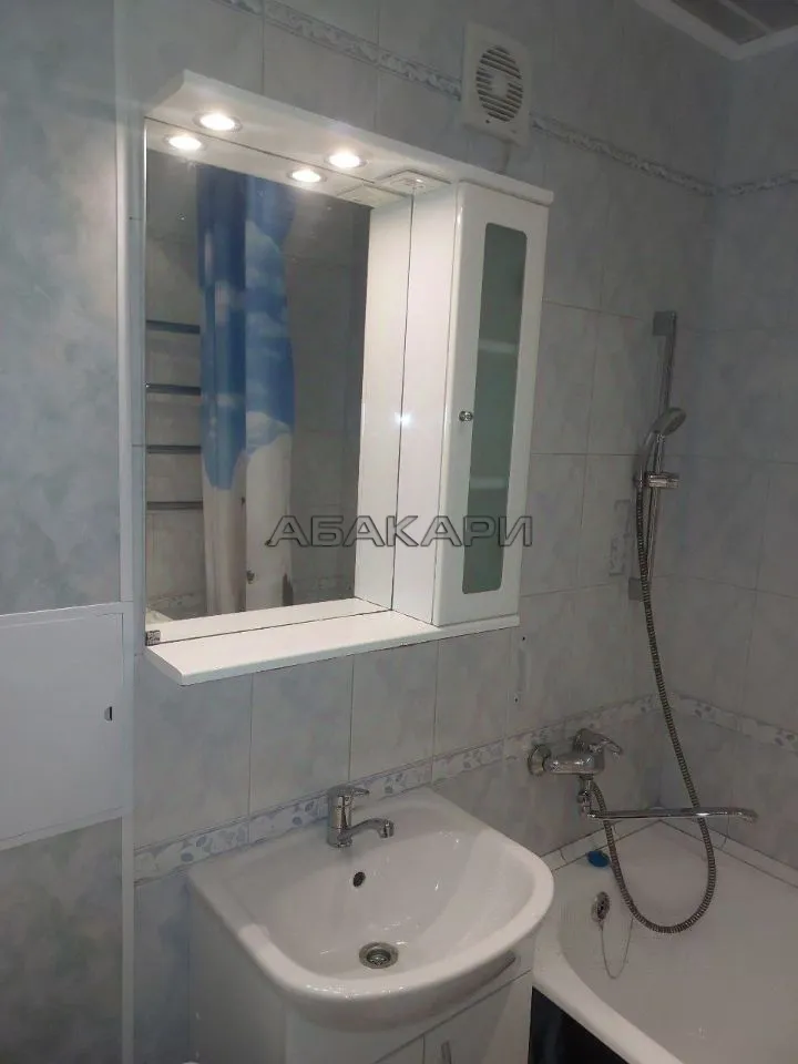 3-комнатная проспект имени Газеты Красноярский Рабочий, 109  за 40000 руб/мес фото 22