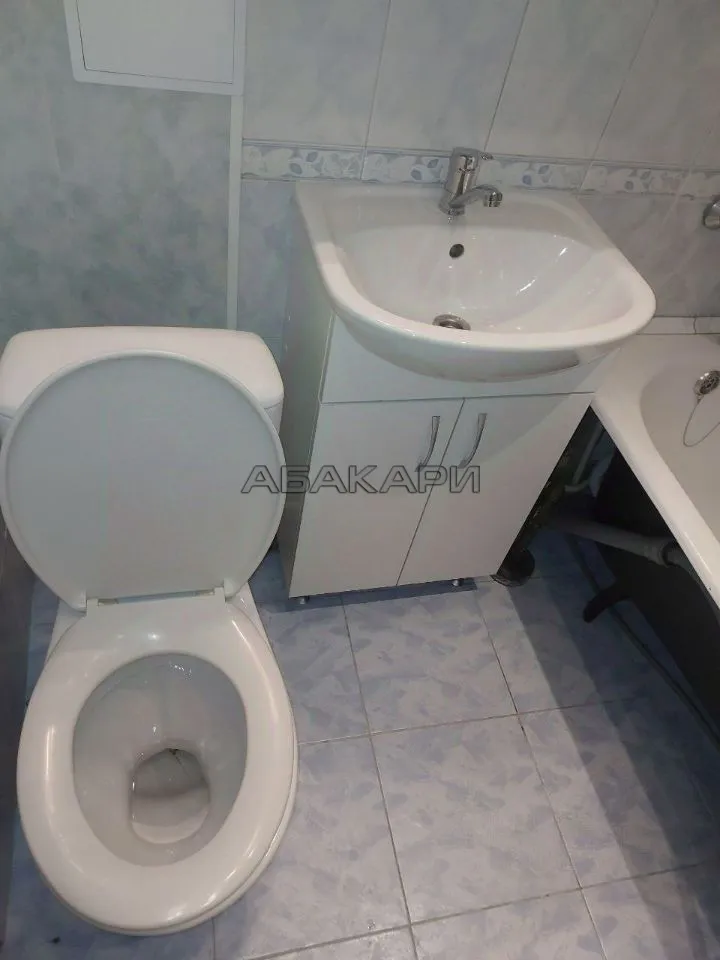 3-комнатная проспект имени Газеты Красноярский Рабочий, 109  за 40000 руб/мес фото 25