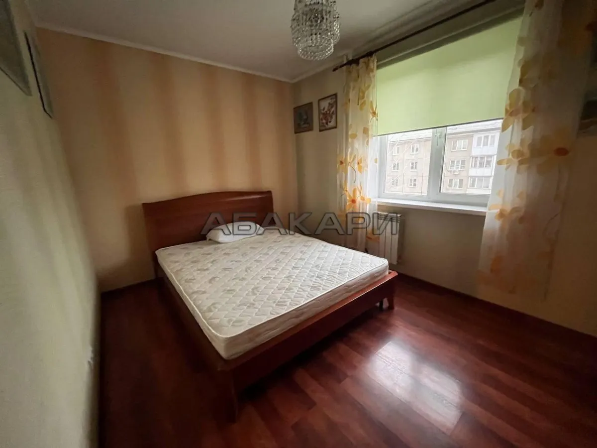 2-комнатная улица Побежимова, 11  за 35000 руб/мес фото 3