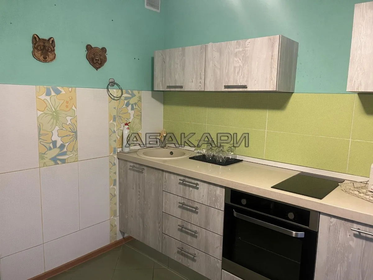 2-комнатная улица Побежимова, 11  за 35000 руб/мес фото 1