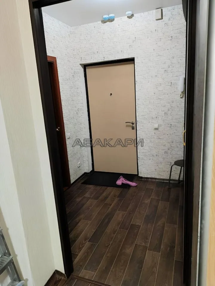 студия улица Шахтёров, 66  за 30000 руб/мес фото 2