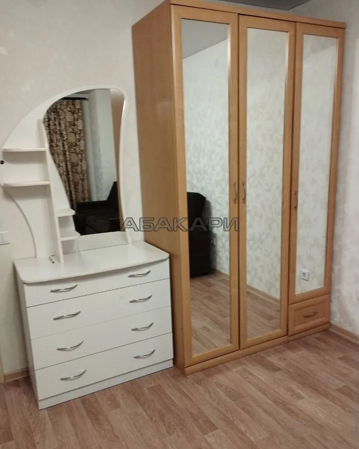 1-комнатная улица Шахтёров, 8  за 33000 руб/мес фото 2