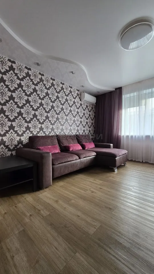 2-комнатная улица Побежимова, 11  за 40000 руб/мес фото 2