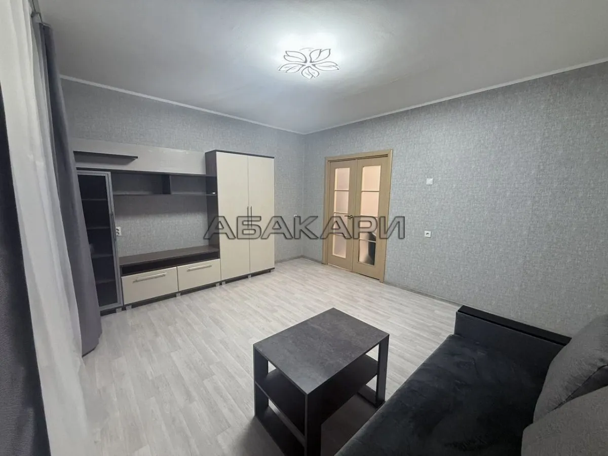 2-комнатная Линейная улица, 90  за 42000 руб/мес фото 1