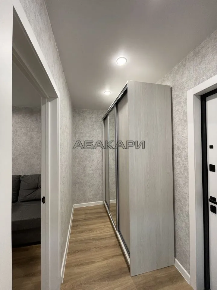 1-комнатная улица Авиаторов, 40  за 45000 руб/мес фото 12