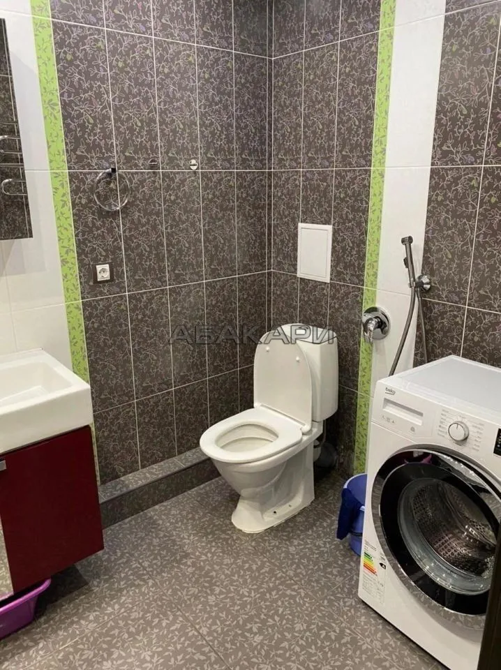 3-комнатная улица Авиаторов, 40 за 60000 руб/мес фото 9 3-комнатная улица Авиаторов, 40 за 60000 руб/мес фото 9