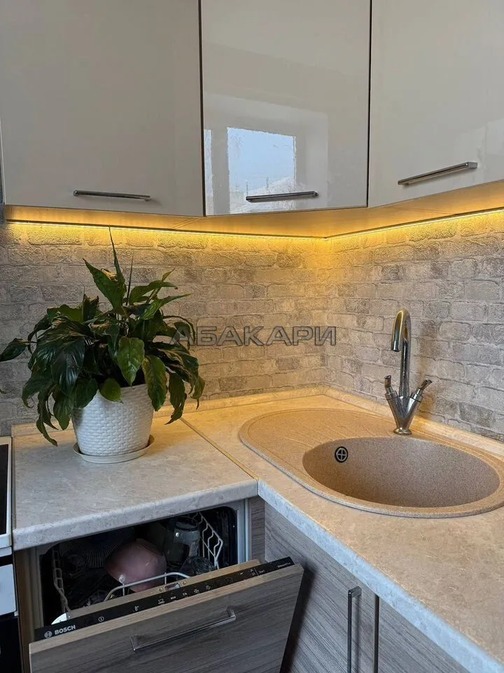 3-комнатная улица Можайского, 7  за 40000 руб/мес фото 1