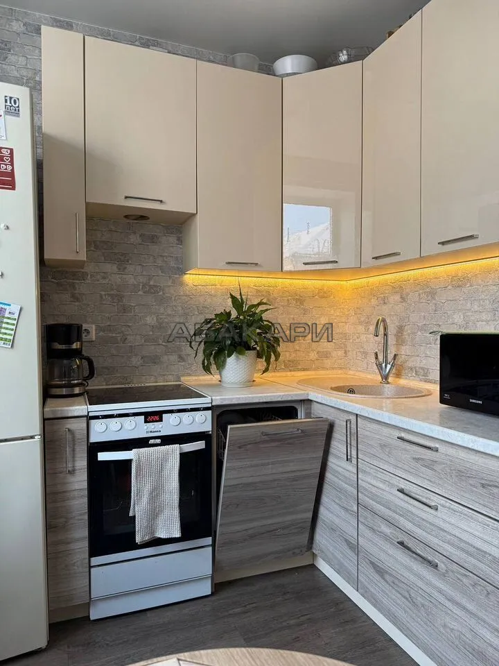 3-комнатная улица Можайского, 7  за 40000 руб/мес фото 2