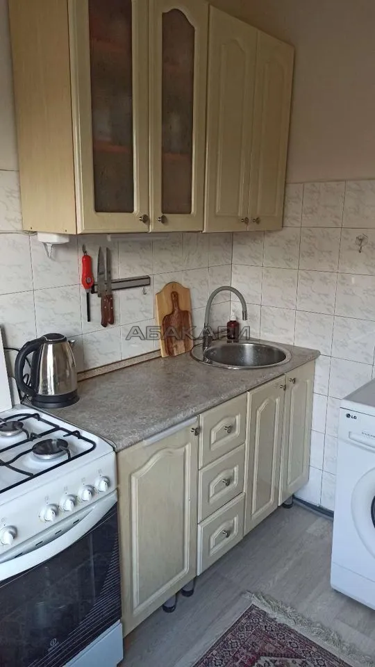 2-комнатная проспект имени Газеты Красноярский Рабочий, 119  за 33000 руб/мес фото 4