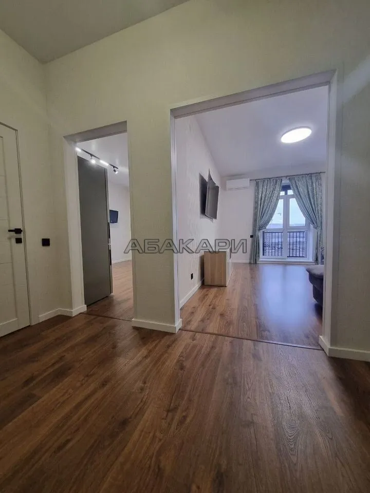 2-комнатная улица Бограда, 105  за 50000 руб/мес фото 6