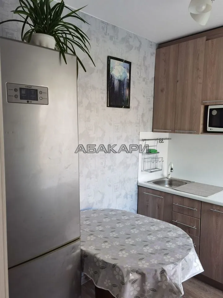 2-комнатная проспект имени Газеты Красноярский Рабочий, 79А  за 28000 руб/мес фото 3