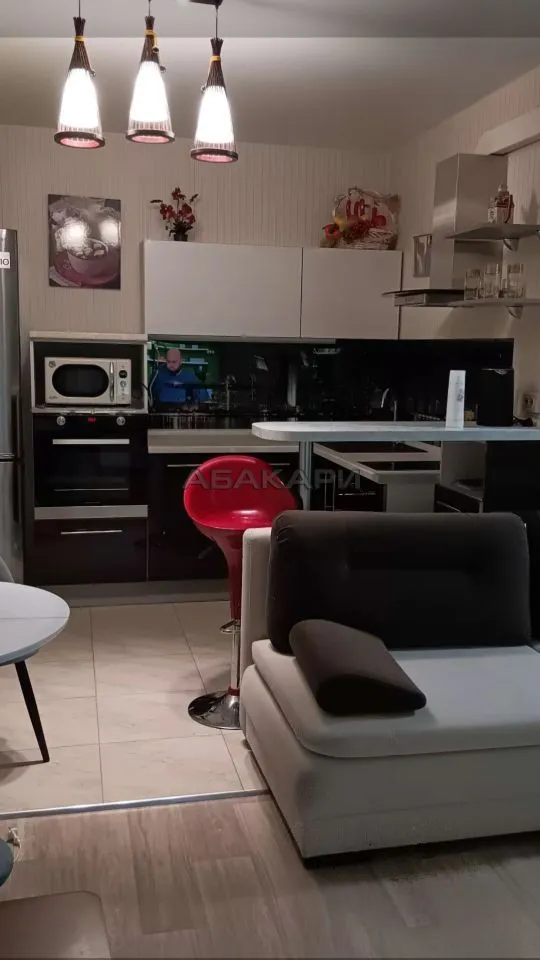 1-комнатная улица Авиаторов, 45  за 42000 руб/мес фото 1