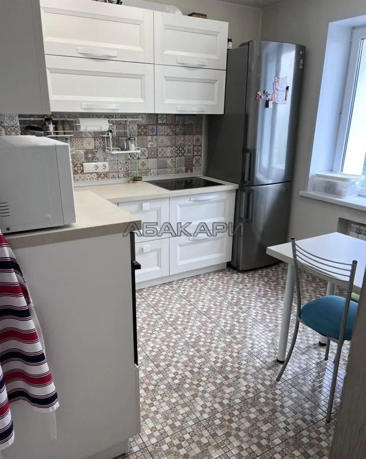 3-комнатная Караульная улица, 40  за 65000 руб/мес фото 1