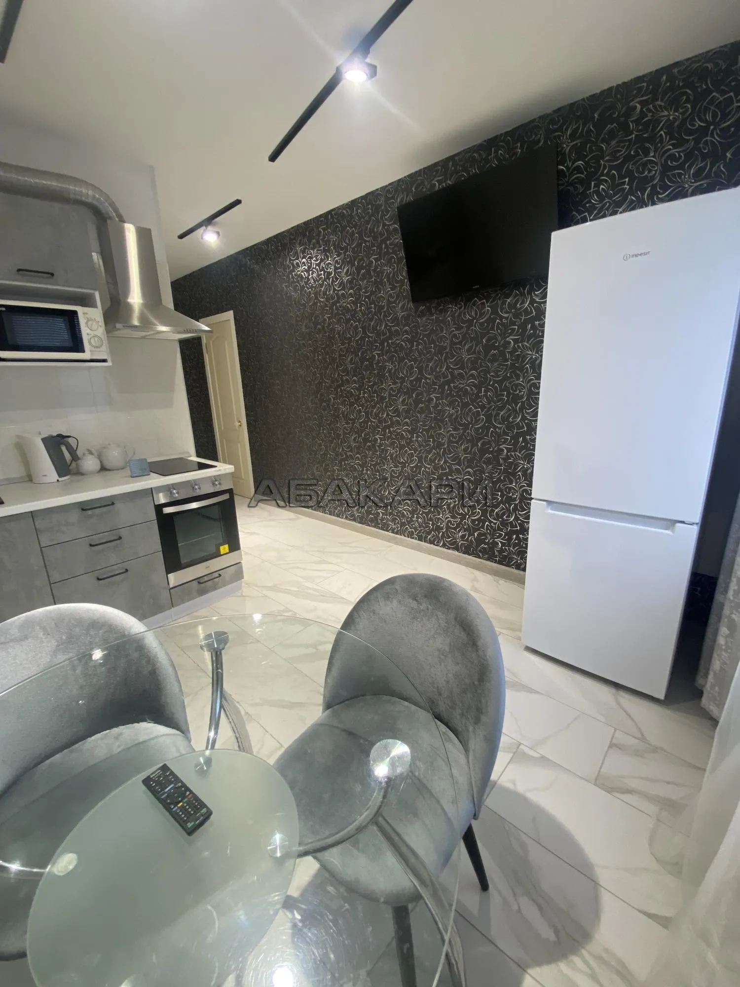 1-комнатная улица Молокова, 31В  за 33000 руб/мес фото 1