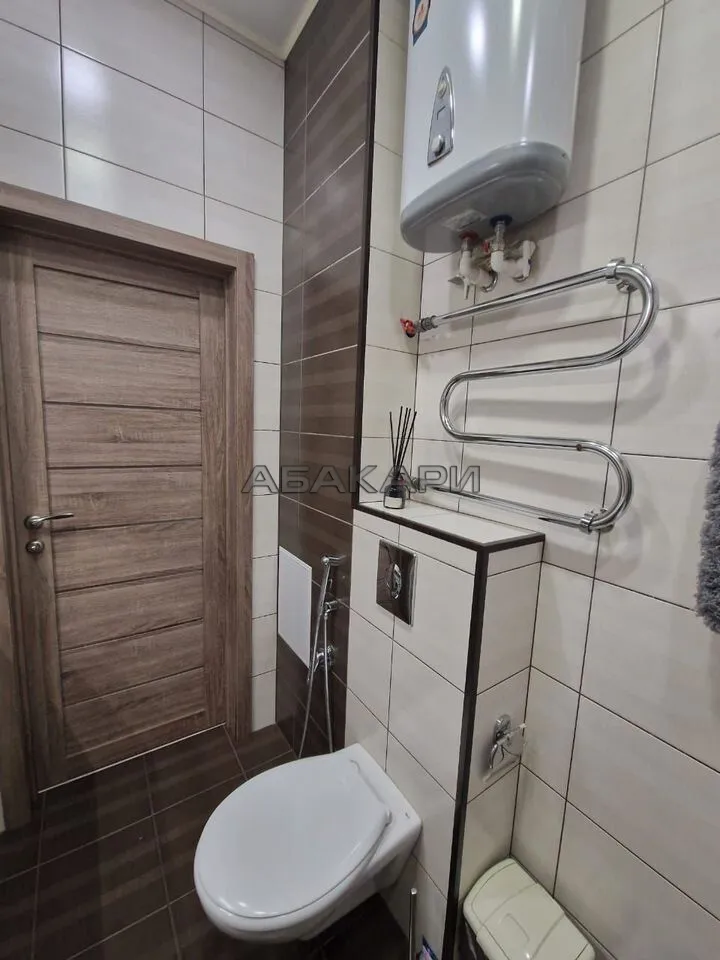 1-комнатная улица Авиаторов, 21  за 45500 руб/мес фото 9