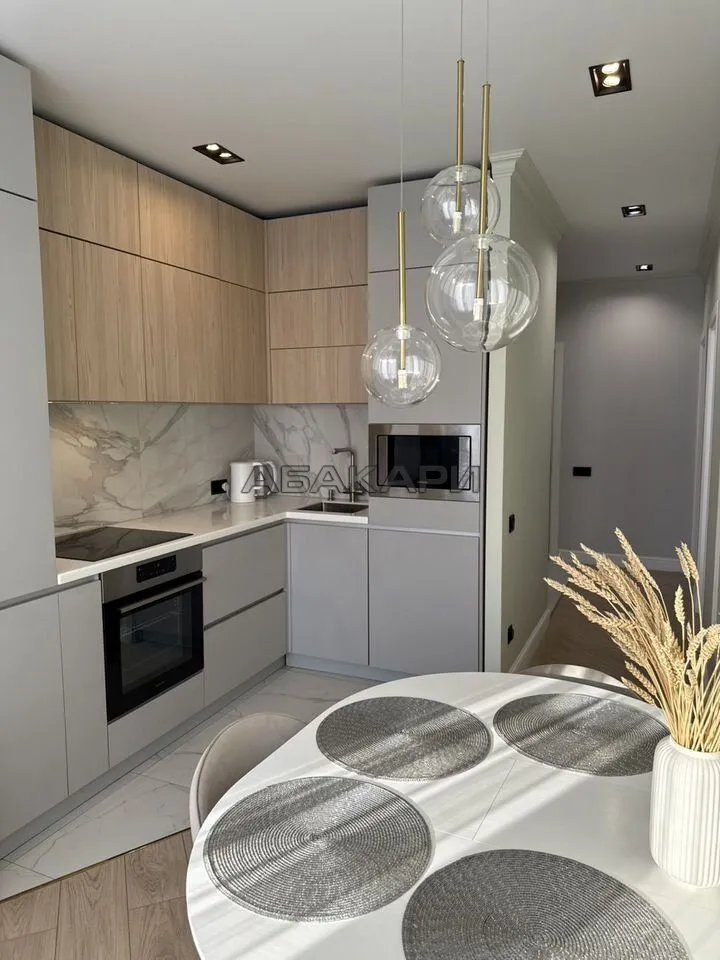 2-комнатная улица Петра Ломако, 6  за 70000 руб/мес фото 1