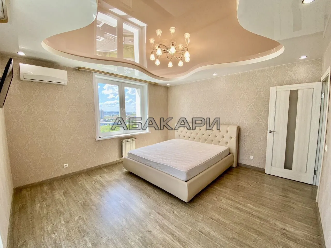 4-комнатная улица 9 Мая, 83  за 100000 руб/мес фото 1