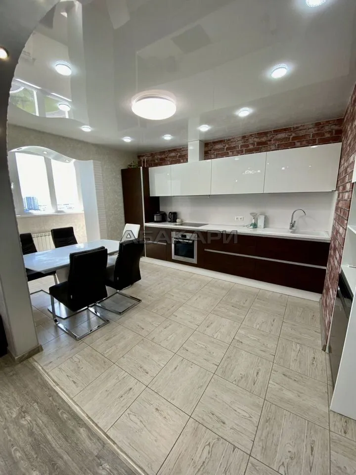 4-комнатная улица 9 Мая, 83  за 100000 руб/мес фото 7