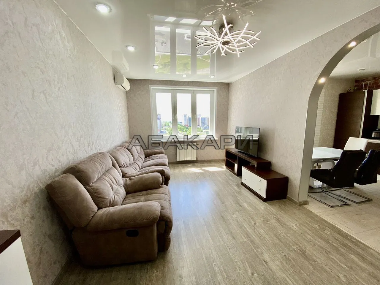 4-комнатная улица 9 Мая, 83  за 100000 руб/мес фото 9