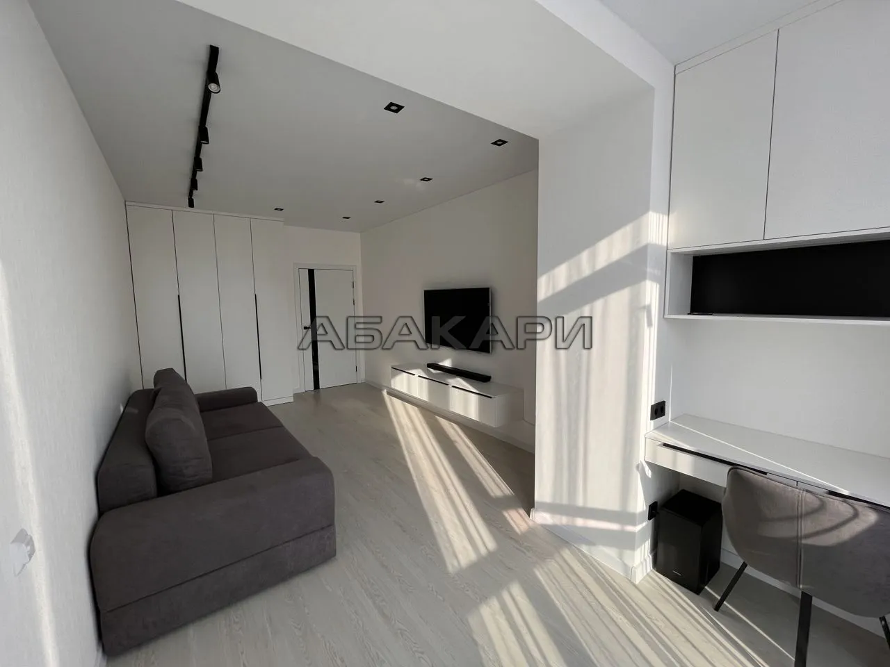 1-комнатная улица Авиаторов, 24  за 55000 руб/мес фото 1