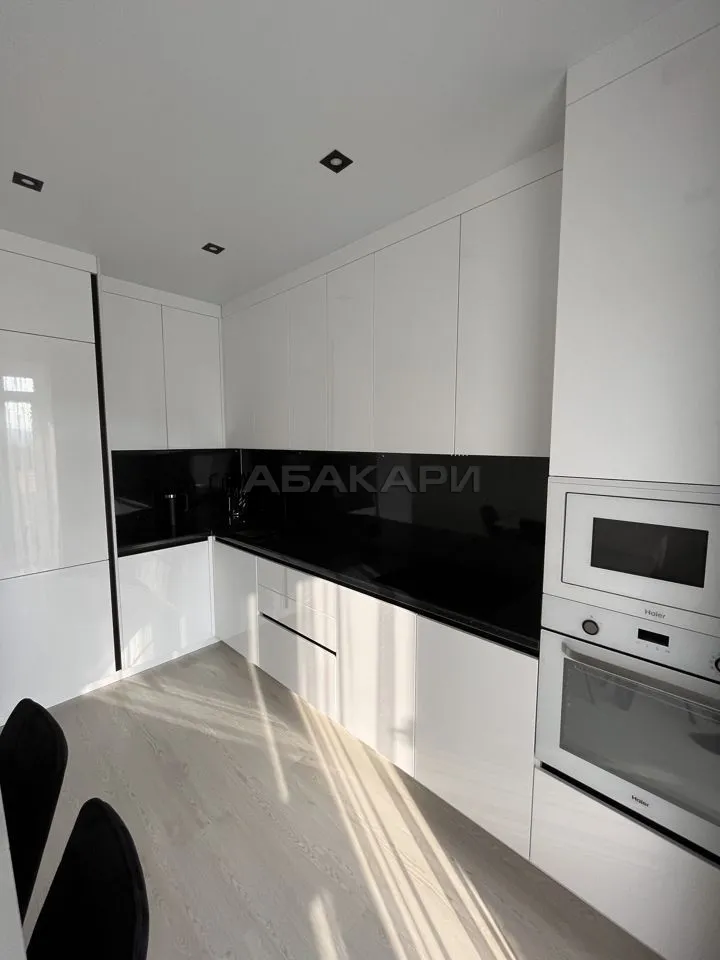 1-комнатная улица Авиаторов, 24  за 55000 руб/мес фото 6