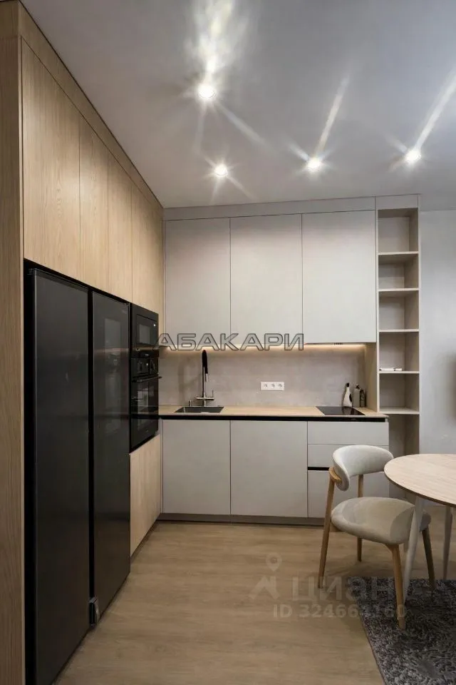 3-комнатная Регатная улица, 3  за 90000 руб/мес фото 1