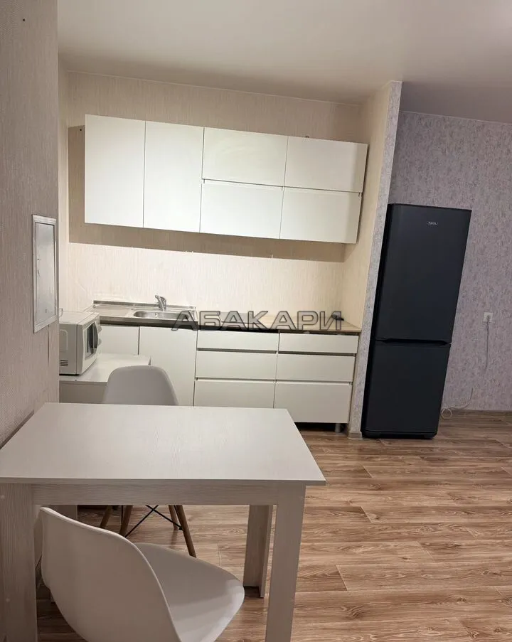 3-комнатная улица Дубровинского, 110В  за 48000 руб/мес фото 5