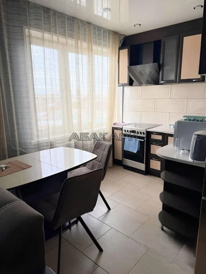 3-комнатная Волгоградская улица, 18  за 39000 руб/мес фото 1