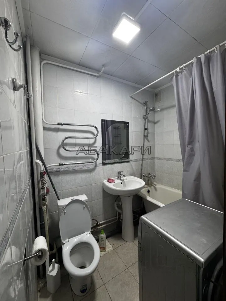 3-комнатная улица 60 лет Октября, 32  за 30000 руб/мес фото 6