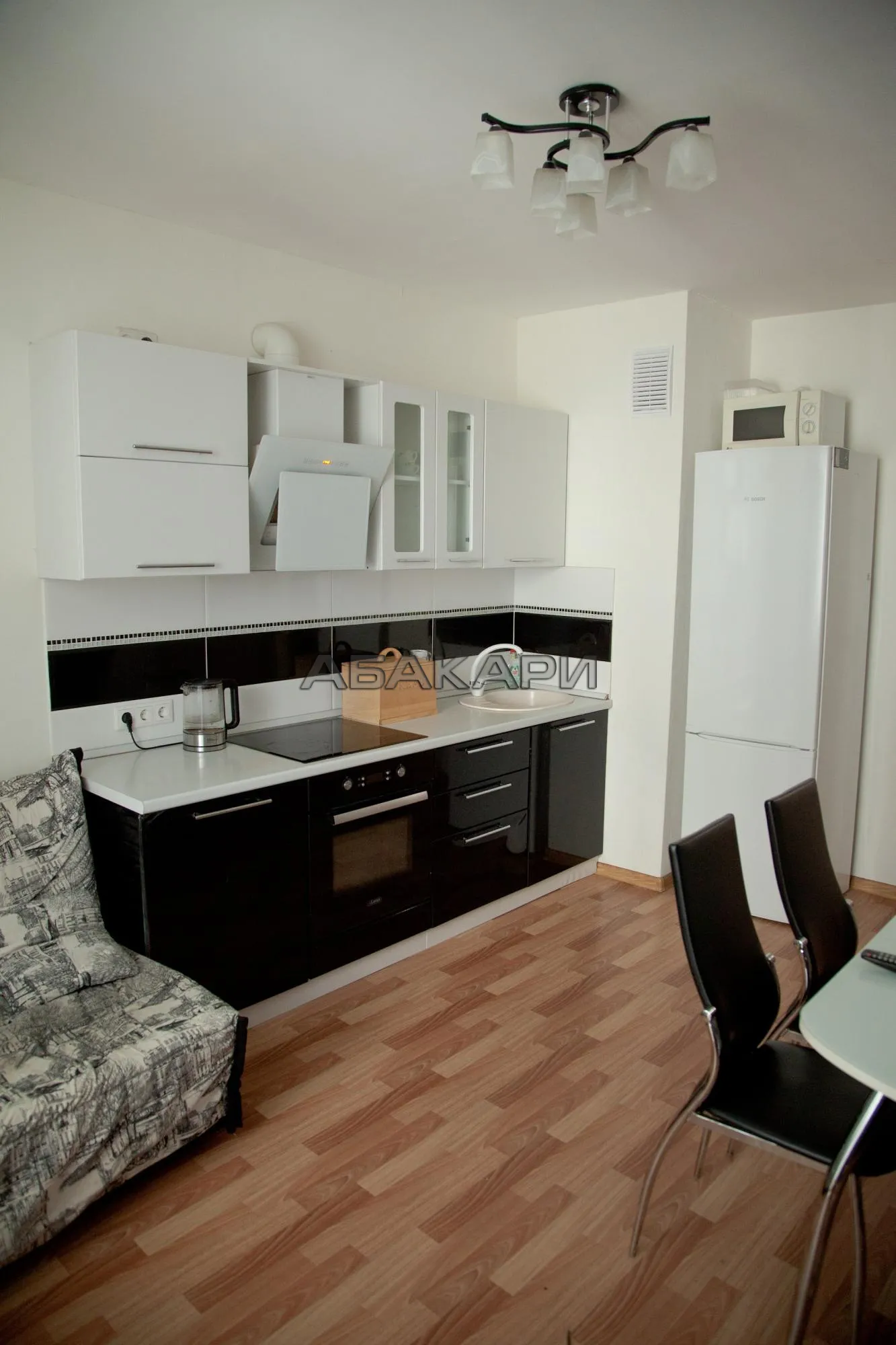 1-комнатная улица 9 Мая, 83  за 40000 руб/мес фото 2