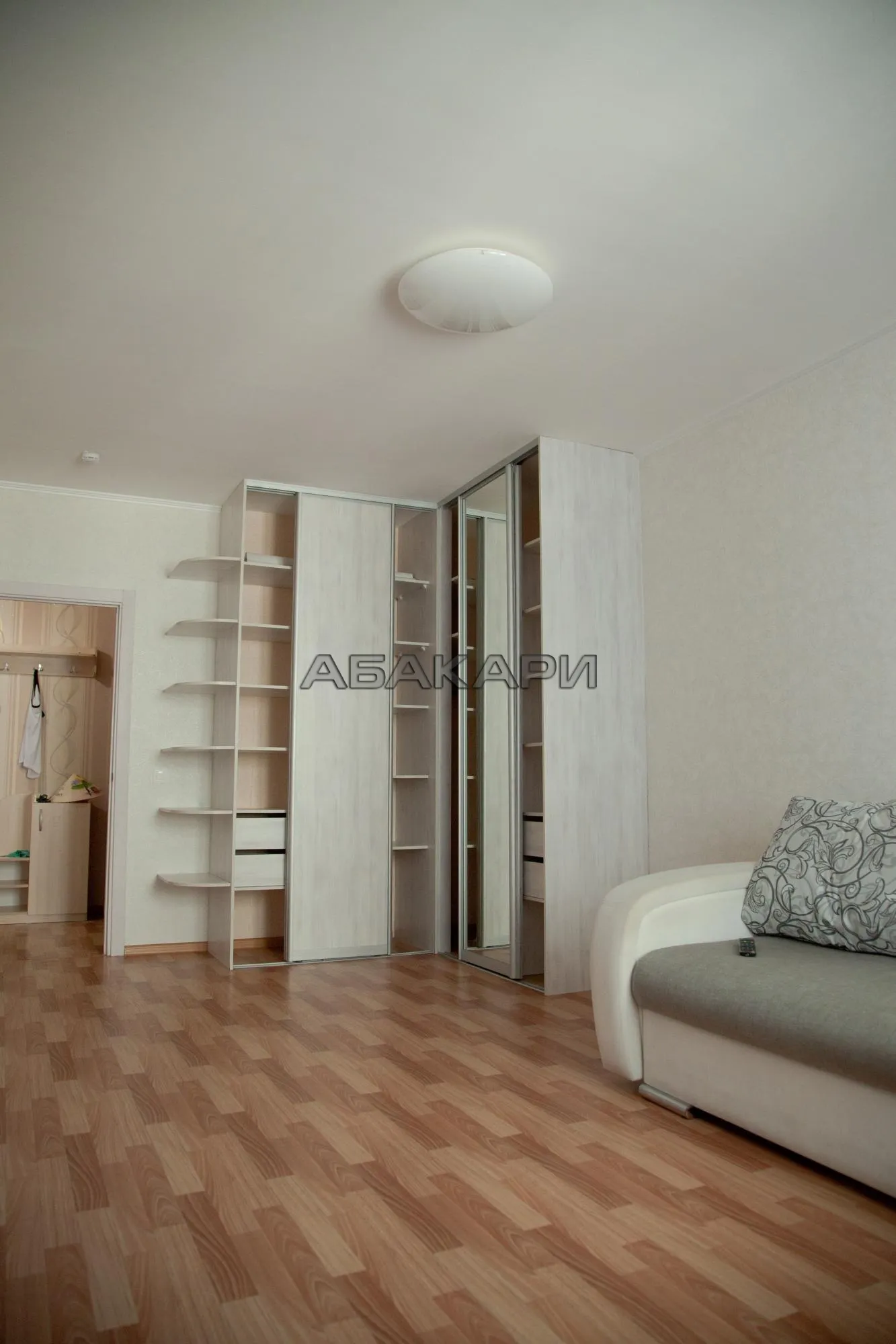 1-комнатная улица 9 Мая, 83  за 40000 руб/мес фото 5