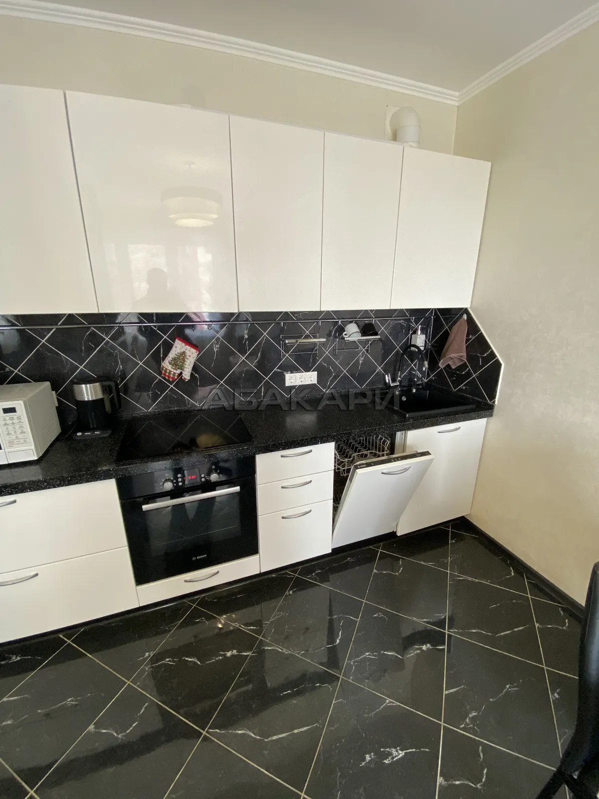 3-комнатная улица Республики, 37А  за 80000 руб/мес фото 3