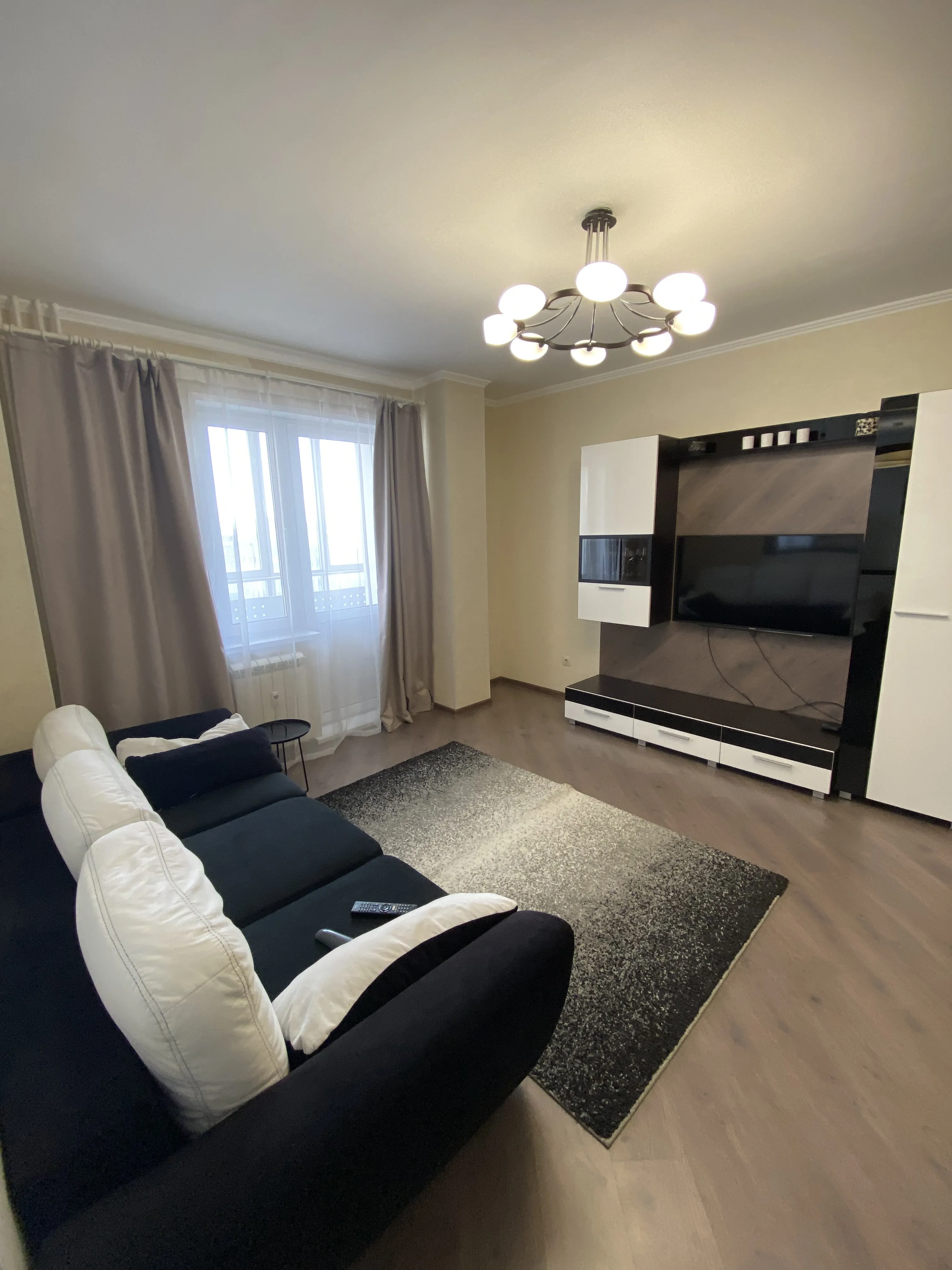 3-комнатная улица Республики, 37А  за 80000 руб/мес фото 9