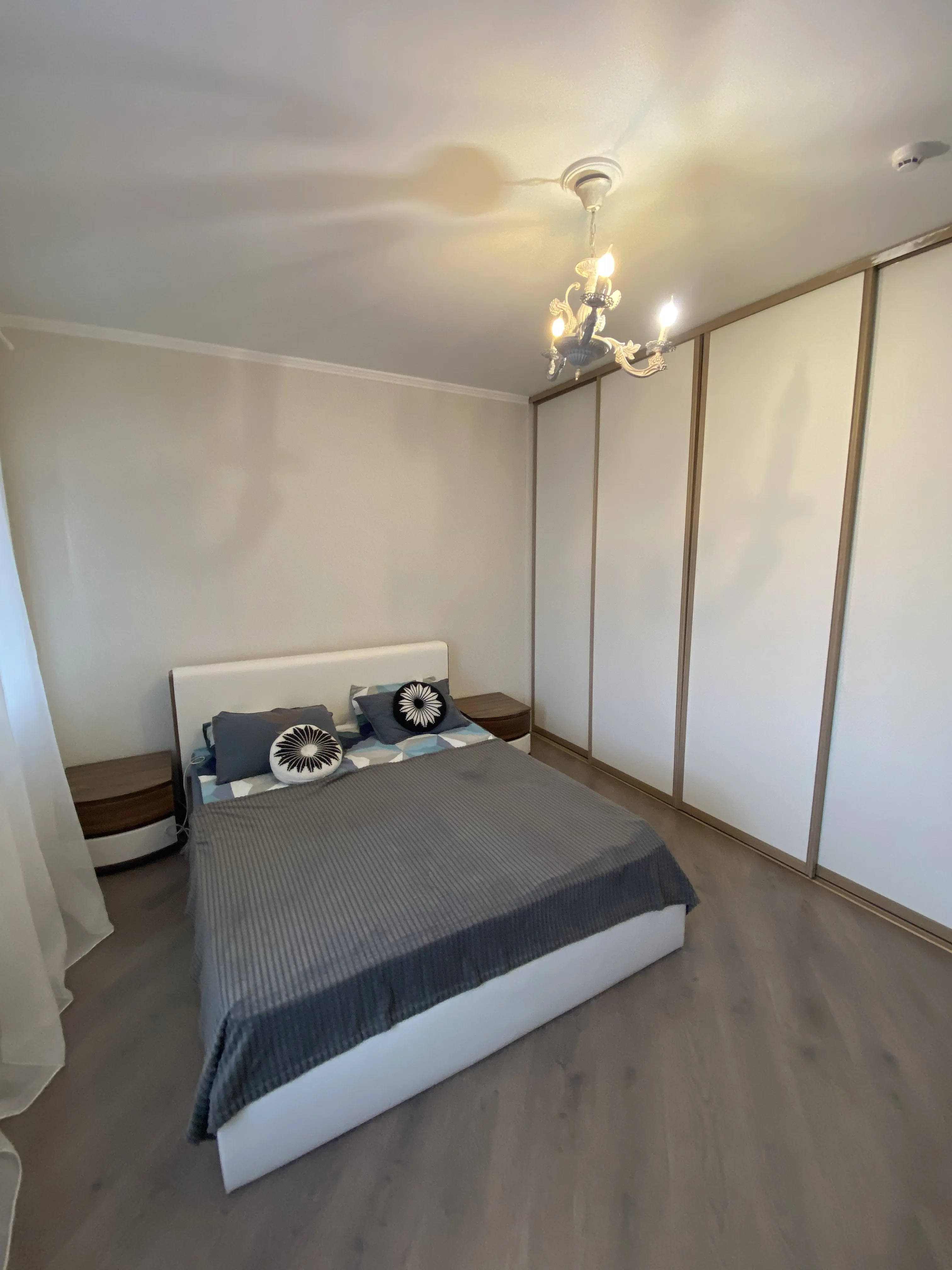 3-комнатная улица Республики, 37А  за 80000 руб/мес фото 17