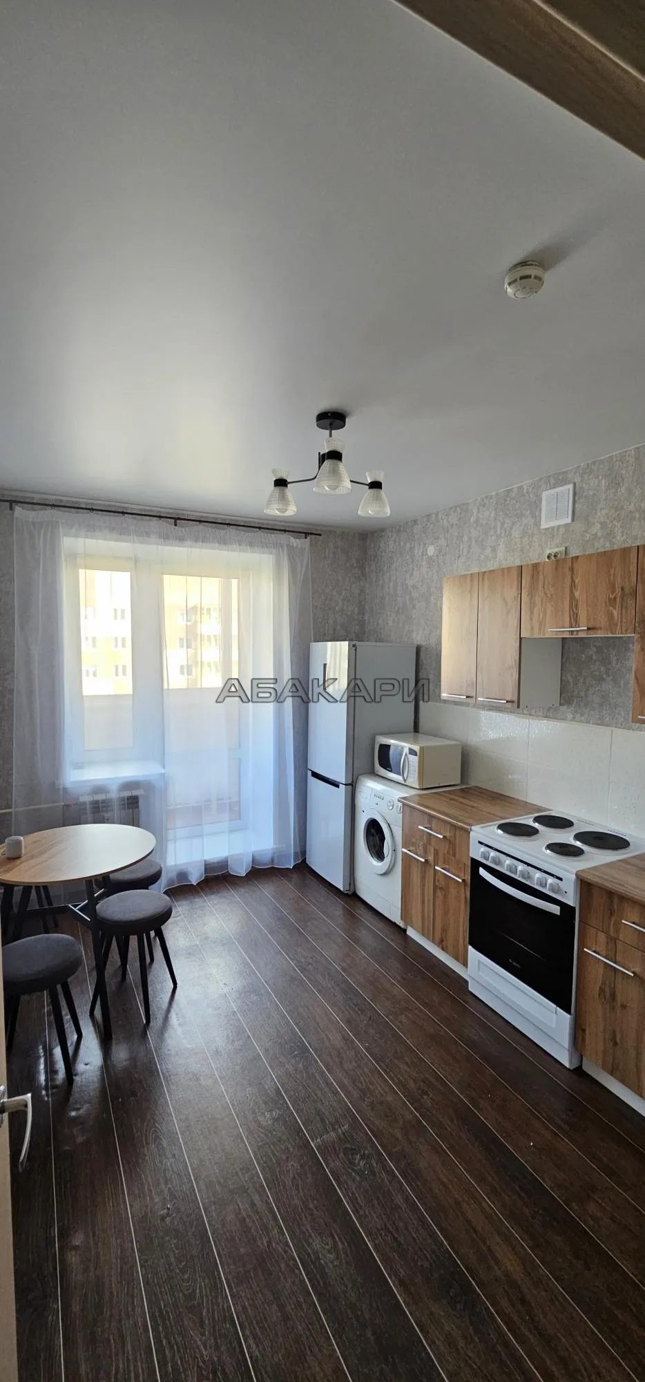 1-комнатная Апрельская улица, 1  за 28000 руб/мес фото 1