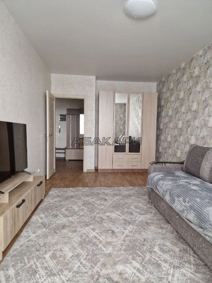 1-комнатная Октябрьская улица, 10  за 40000 руб/мес фото 1