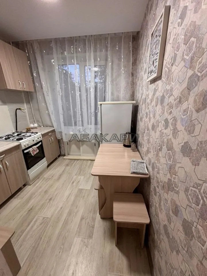2-комнатная проспект имени Газеты Красноярский Рабочий, 61А  за 30000 руб/мес фото 2