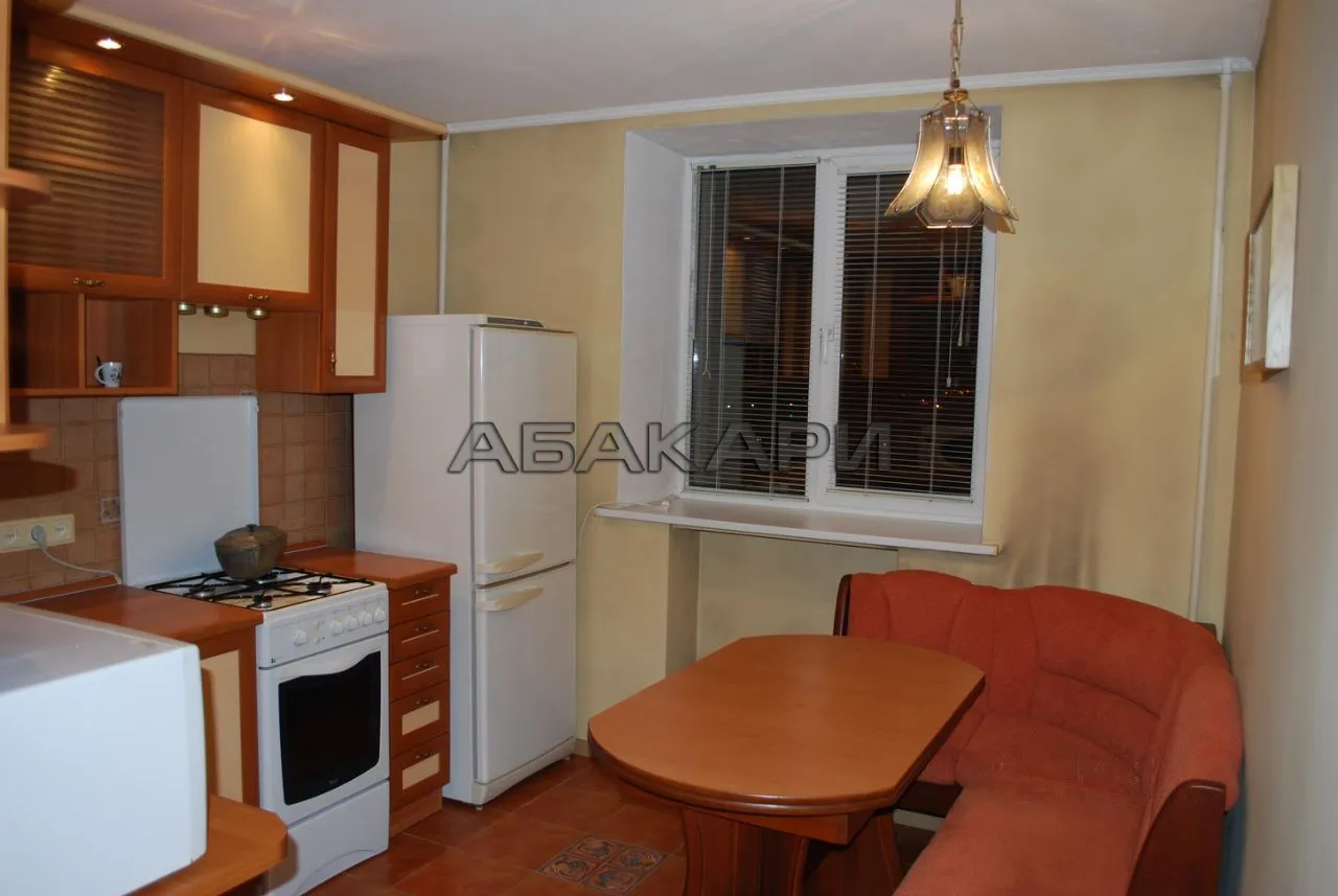 3-комнатная Свердловская улица, 13  за 38000 руб/мес фото 1