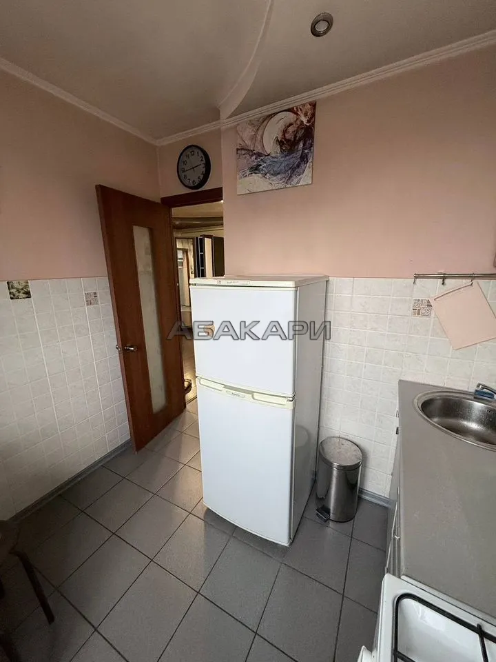 1-комнатная проспект имени Газеты Красноярский Рабочий, 111  за 30000 руб/мес фото 6