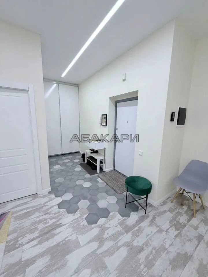 3-комнатная улица Авиаторов, 21  за 70000 руб/мес фото 1