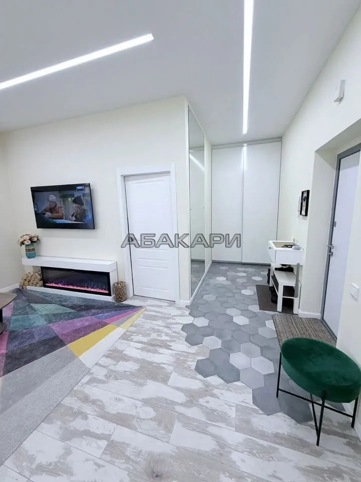 3-комнатная улица Авиаторов, 21  за 70000 руб/мес фото 2