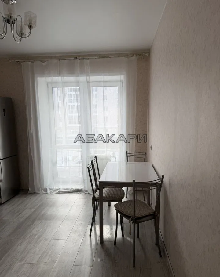 1-комнатная улица Петра Ломако, 6  за 37000 руб/мес фото 5