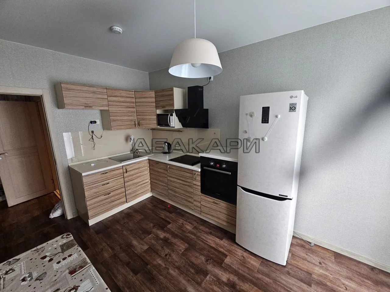 1-комнатная Регатная улица, 1  за 42000 руб/мес фото 2