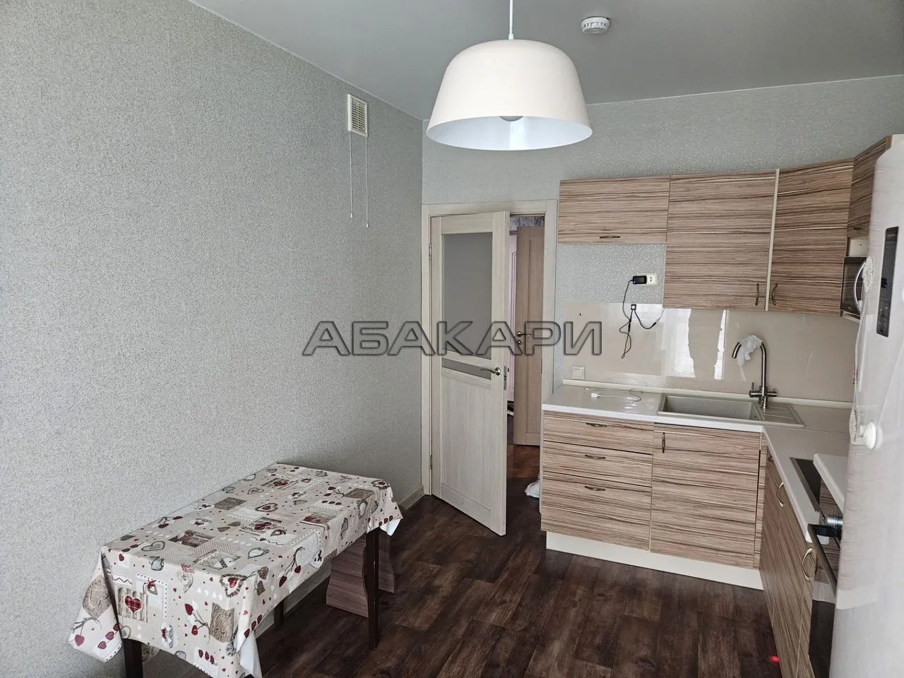 1-комнатная Регатная улица, 1  за 42000 руб/мес фото 4