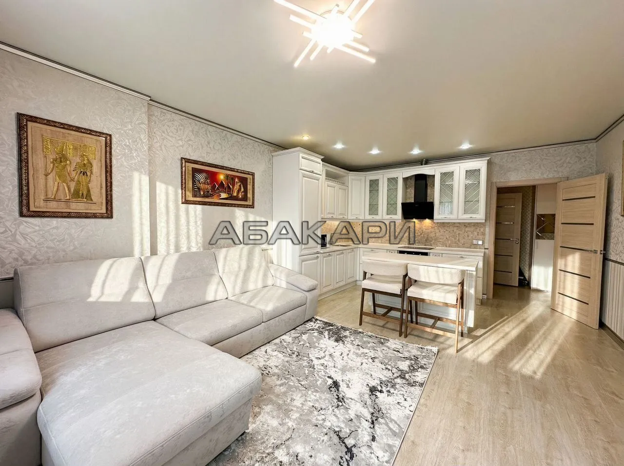 2-комнатная улица Петра Ломако, 8  за 65000 руб/мес фото 1